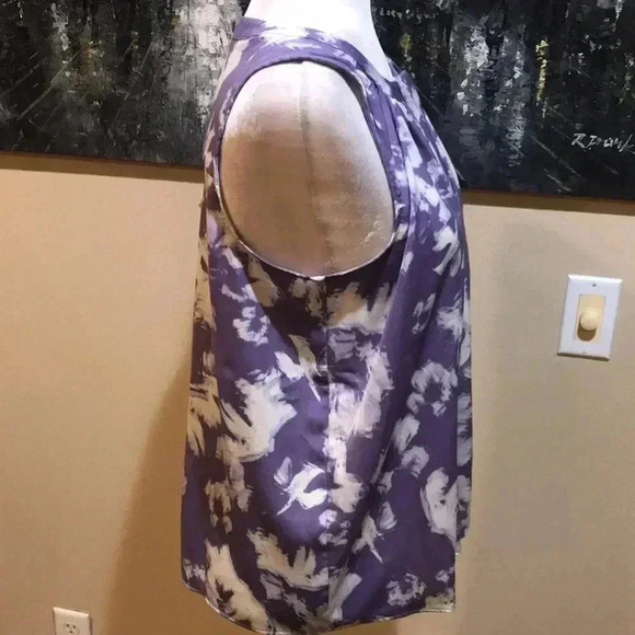 Simply Vera Vera Wang Purple & White Abstract Floral Button Front Pleated Top-S - Picture 4 of 8